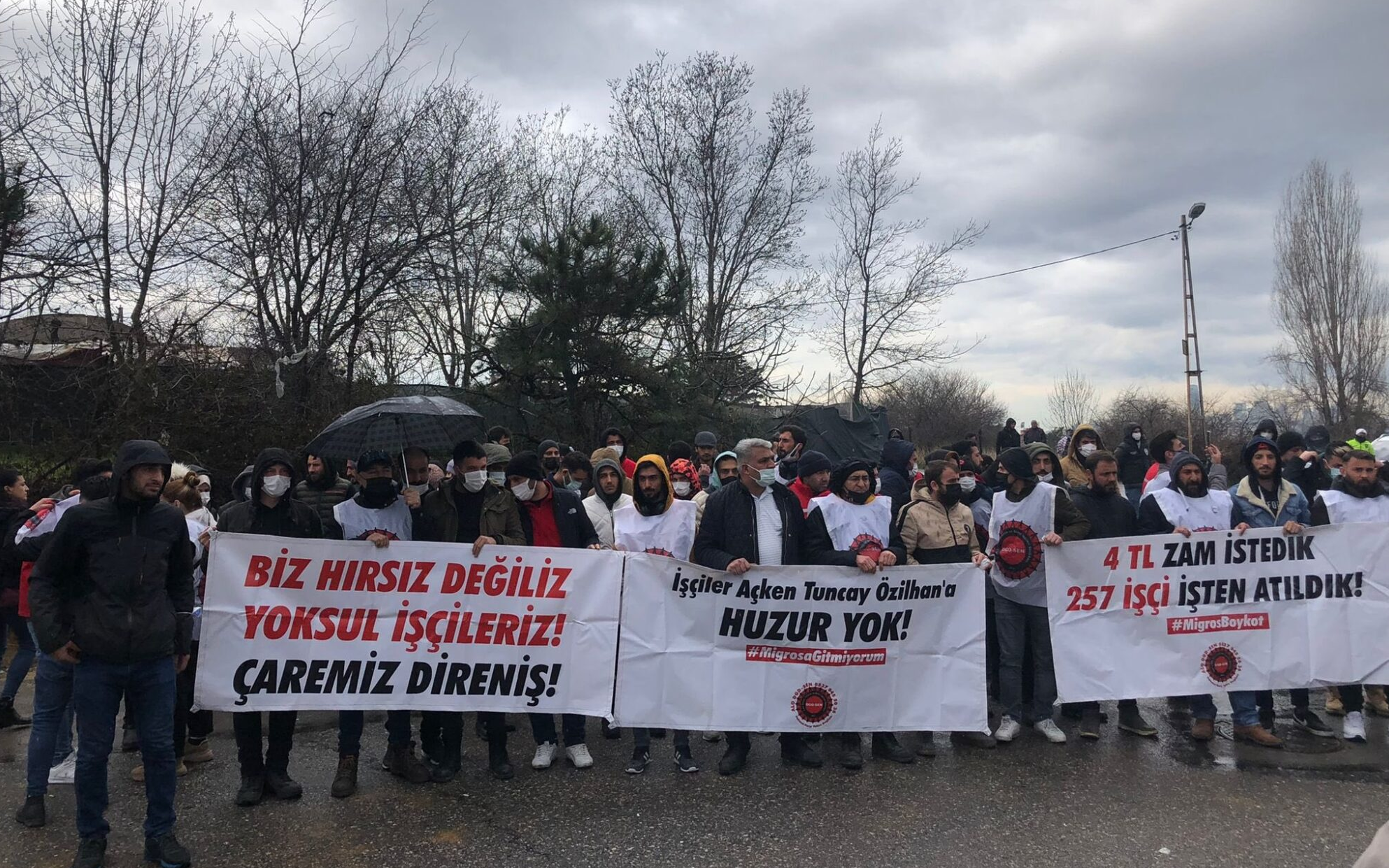 Direnen Migros işçilerine polis saldırısı