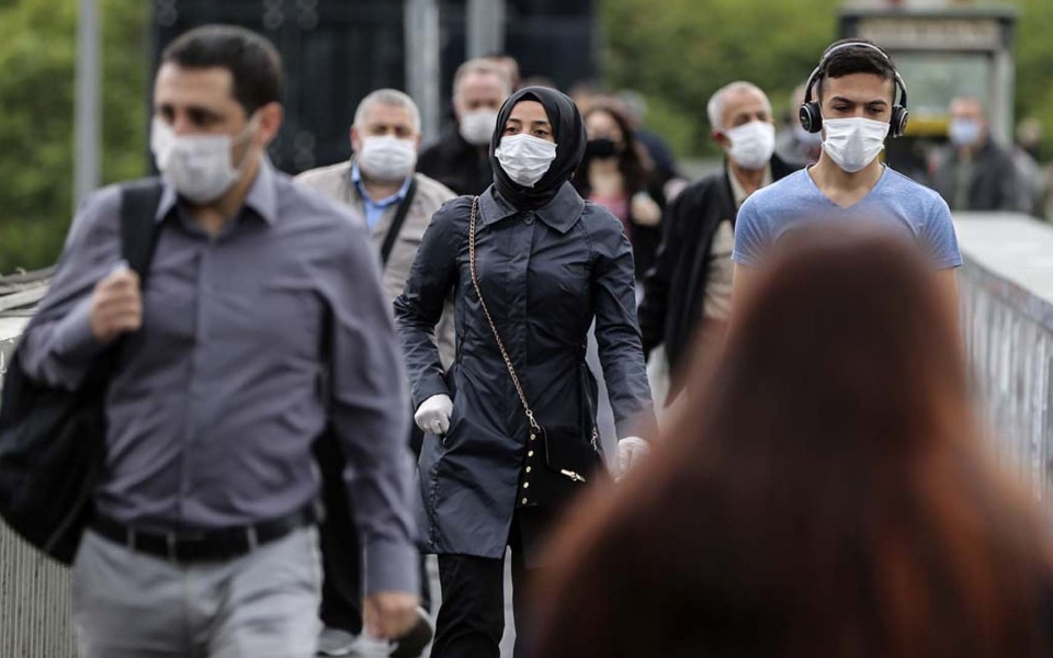 Bilim Kurulu Üyesi Akın'dan maske açıklaması