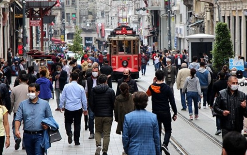 Türkiye'de Covid-19: 221 can kaybı daha