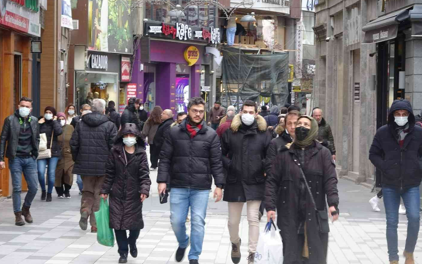 Bilim Kurulu'ndan maske ve HES Kodu eleştirisi