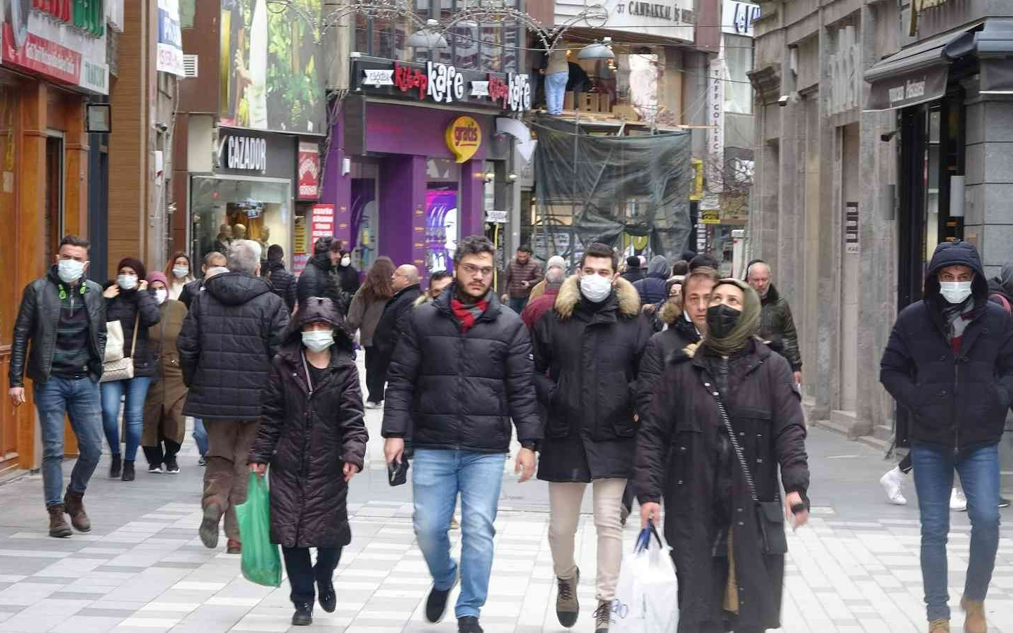 "10 gün içinde tüm kısıtlamalar kalkacak"