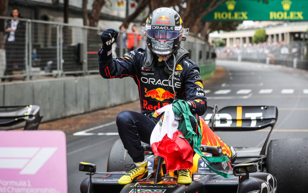 Monaco GP'de kazanan Perez