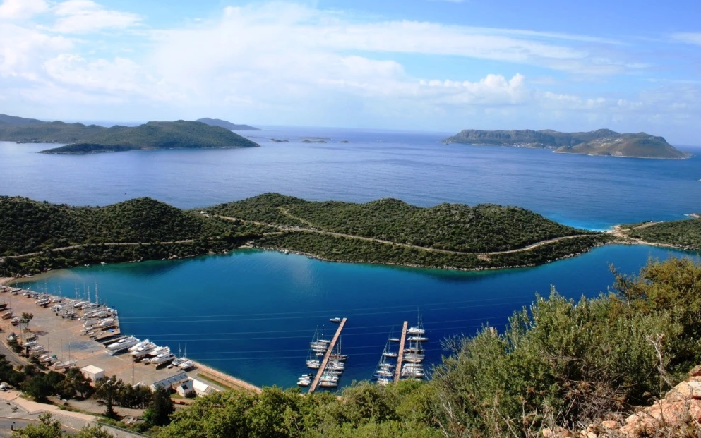 Kaş Marina’da otel ve ticari alan projesine tepki!