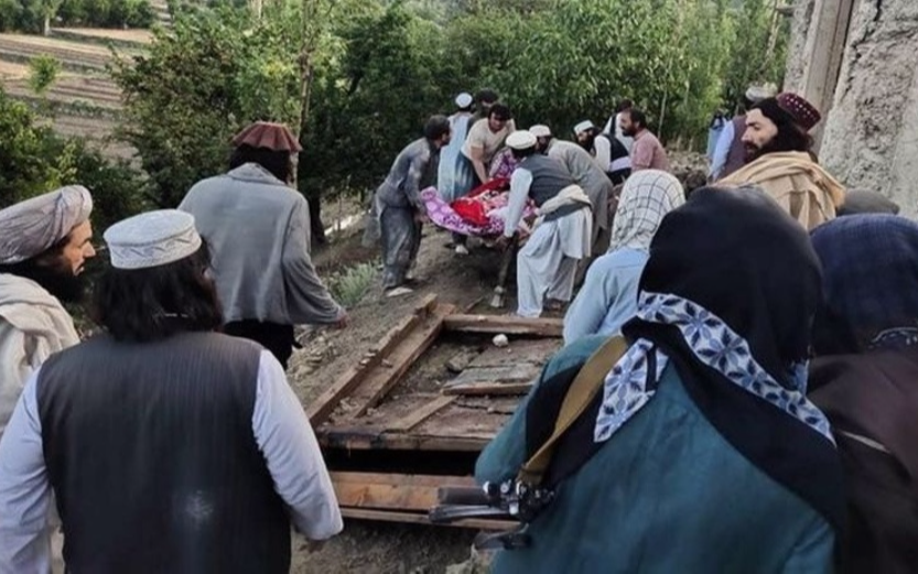 Afganistan’daki depremde ölü sayısı bini aştı
