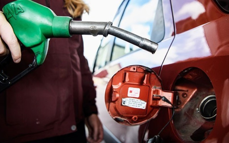 Benzine yine zam geliyor