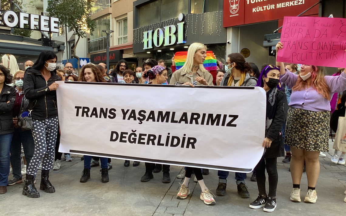 Trans kadınlara yine kolluk işkencesi!