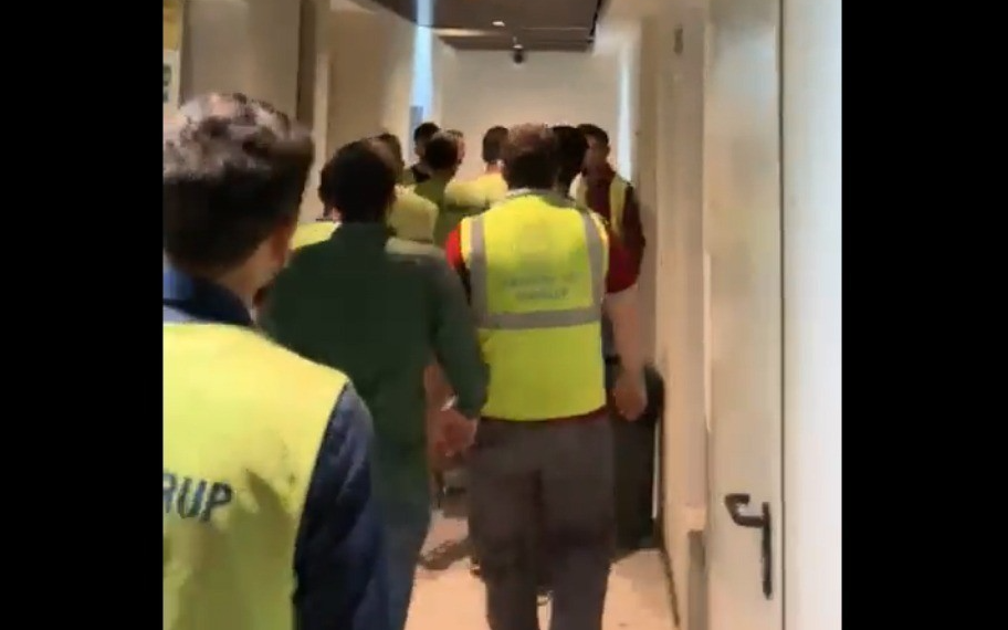 Finans Merkezi şantiyesindeki işçiler firmaların ofislerini bastı