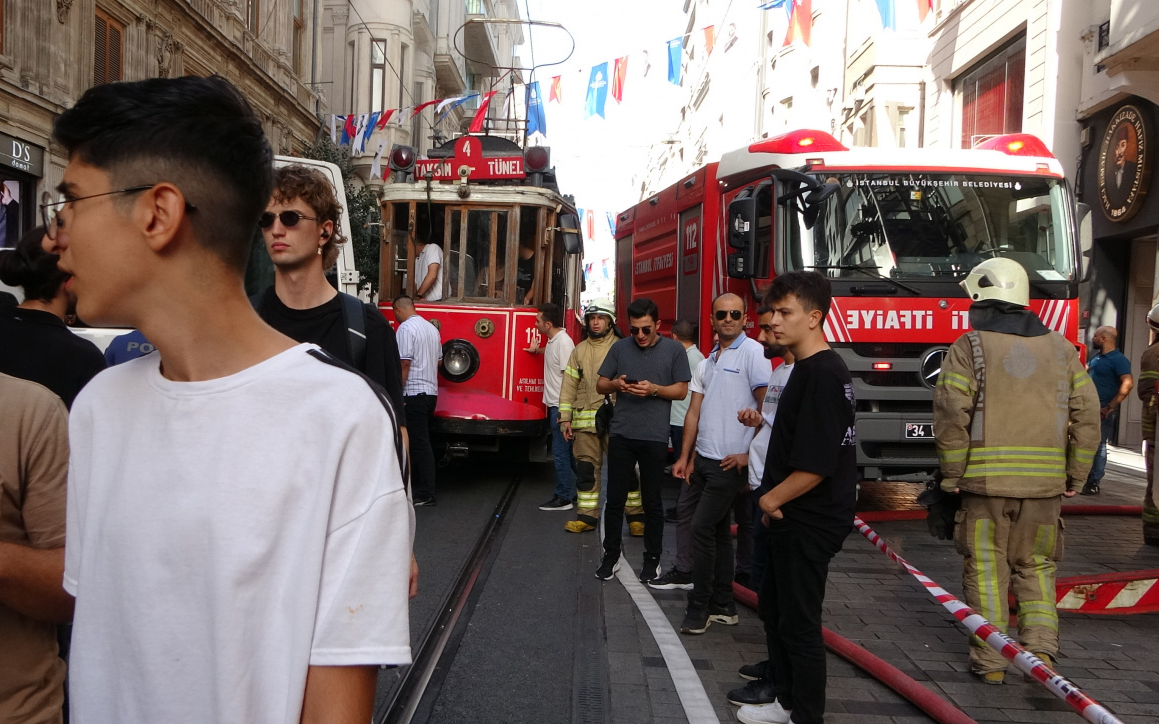 Taksim’de otelde yangın