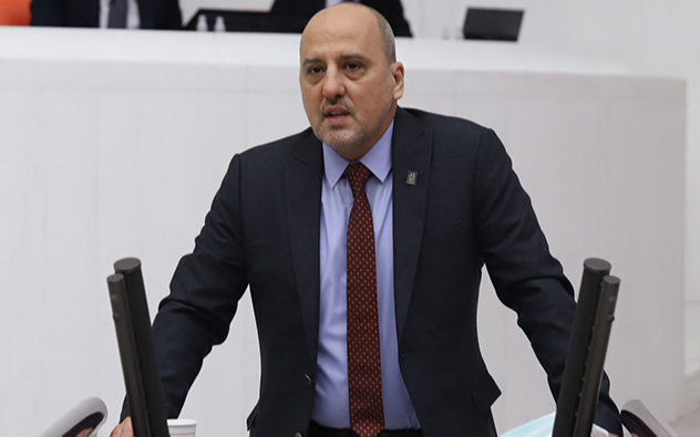 Ahmet Şık, Borsa İstanbul’daki dalgalanmaları Bakan Nebati’ye sordu