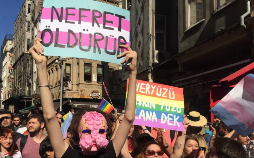 'AKP'nin anayasa çalışmasında LGBTİ+ yasakları çıkacak' iddiası