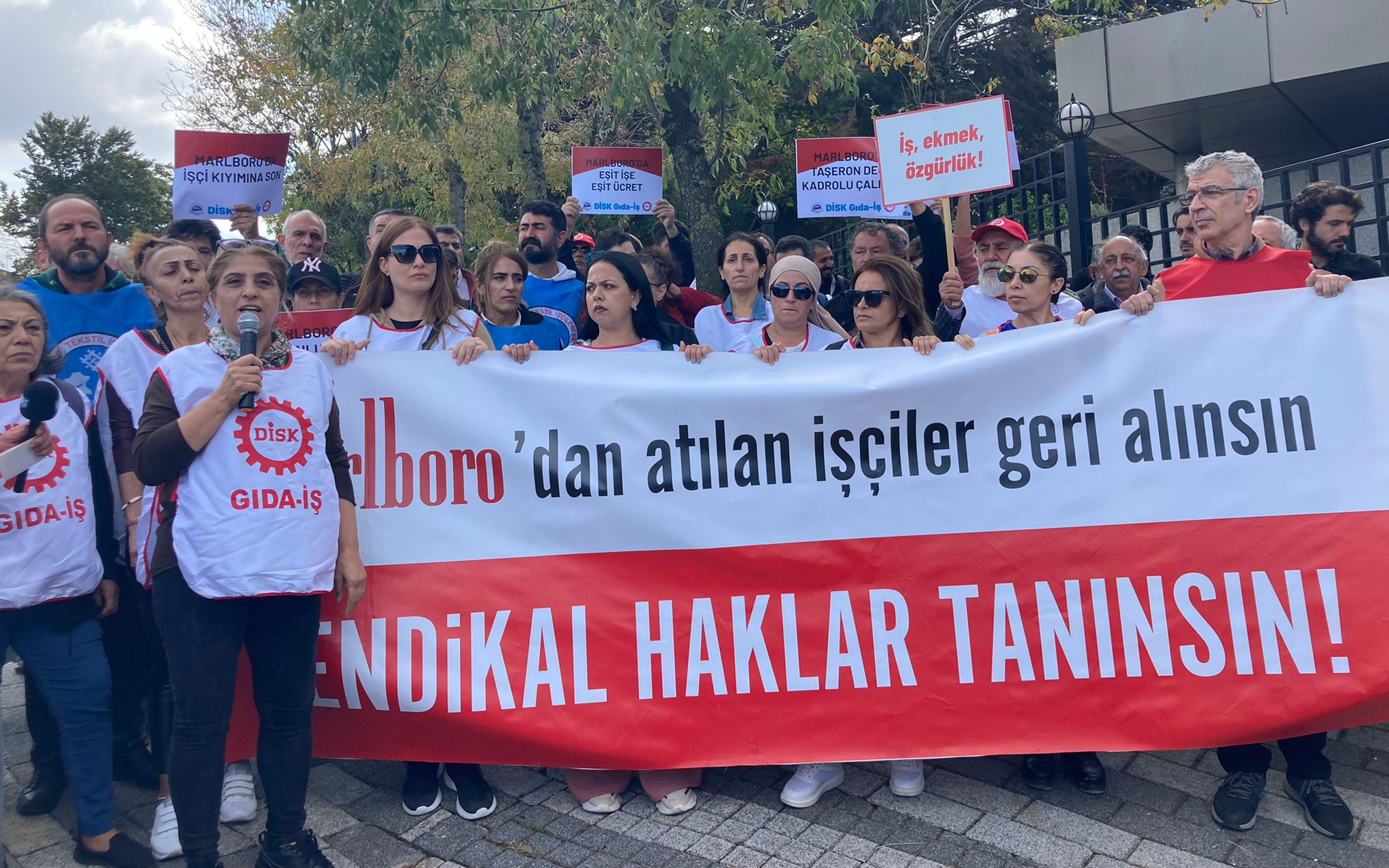 Philip Morris işçilerinden İstanbul’da eylem