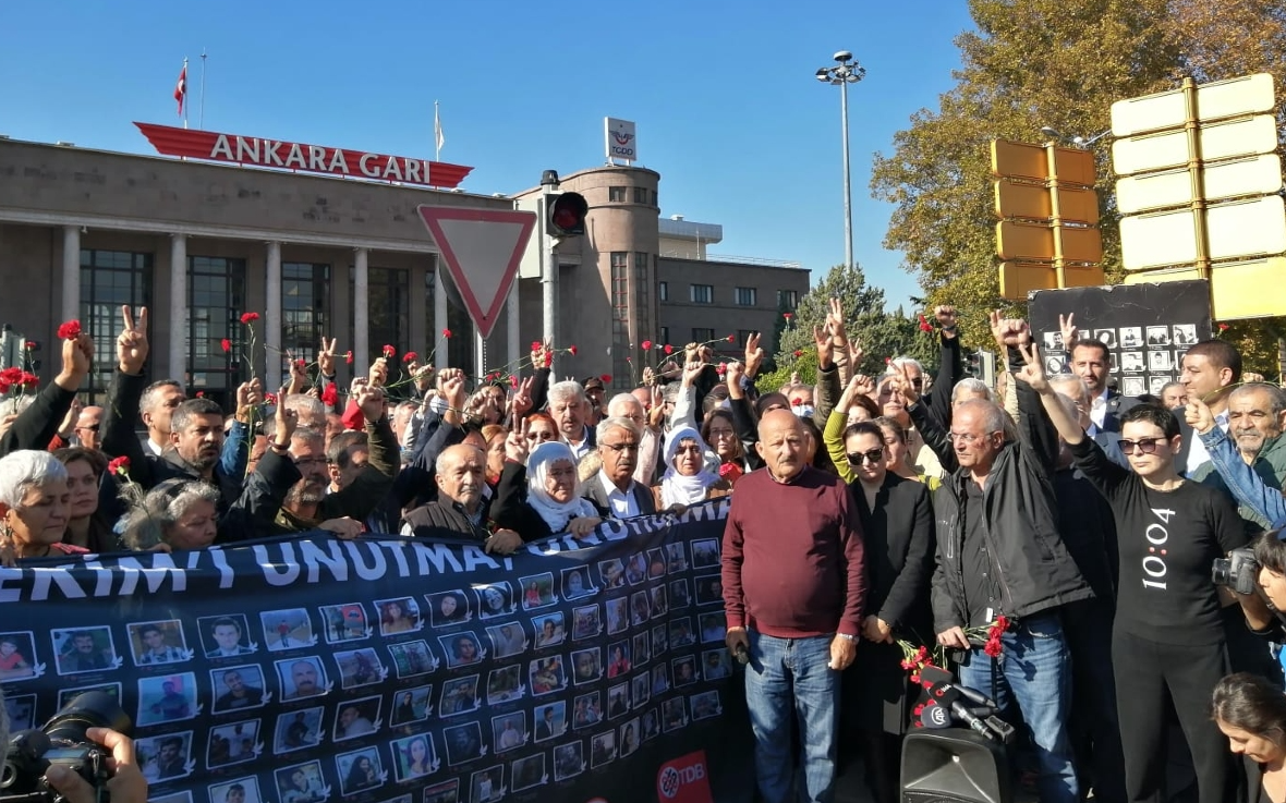 10 Ekim Katliamı'nda hayatını kaybedenler Ankara'da anıldı