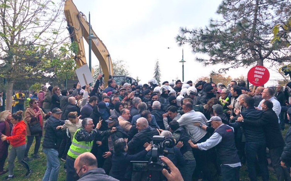 Göktürk'teki yeşil alana iş makineleri girdi