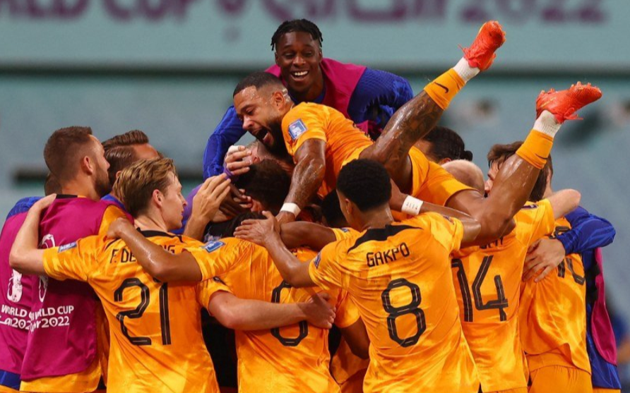 Dünya Kupası'nda ilk çeyrek finalist Hollanda oldu