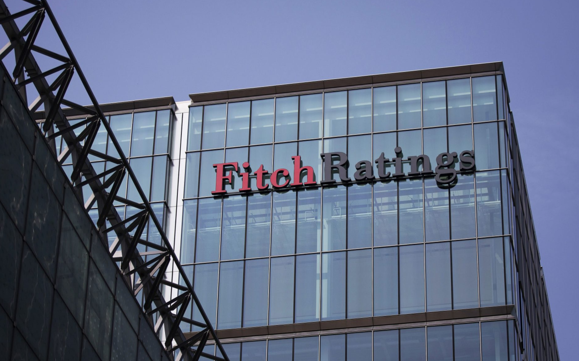 Fitch’ten TL için uyarı