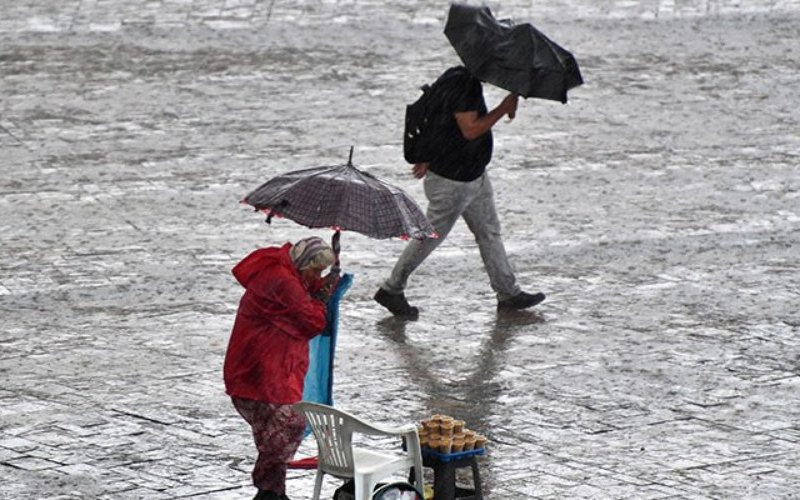 Meteoroloji’den şiddetli rüzgar ve sağanak yağış uyarısı