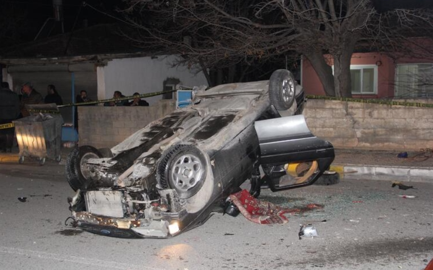 Erzincan’da trafik kazası: 1 ölü, 2 yaralı