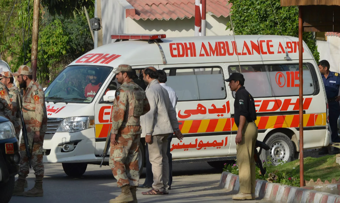 Pakistan'da iki kaza: 55 kişi hayatını kaybetti