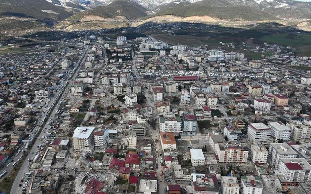 Antep'te yıkılan binalarla ilgili 22 kişi tutuklandı