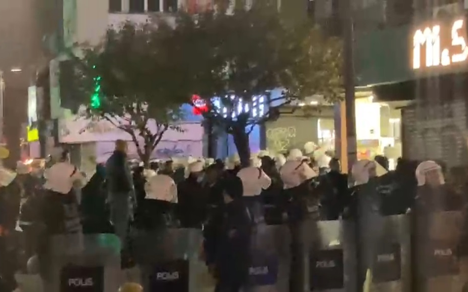 SOL Parti'nin İstanbul'daki eylemine polis saldırısı