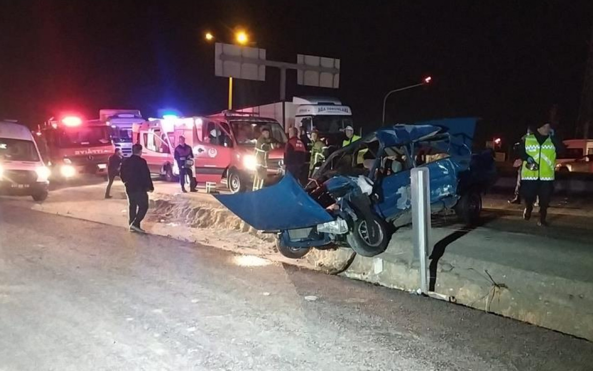 Uşak'ta trafik kazası: Bir ölü, 3 yaralı