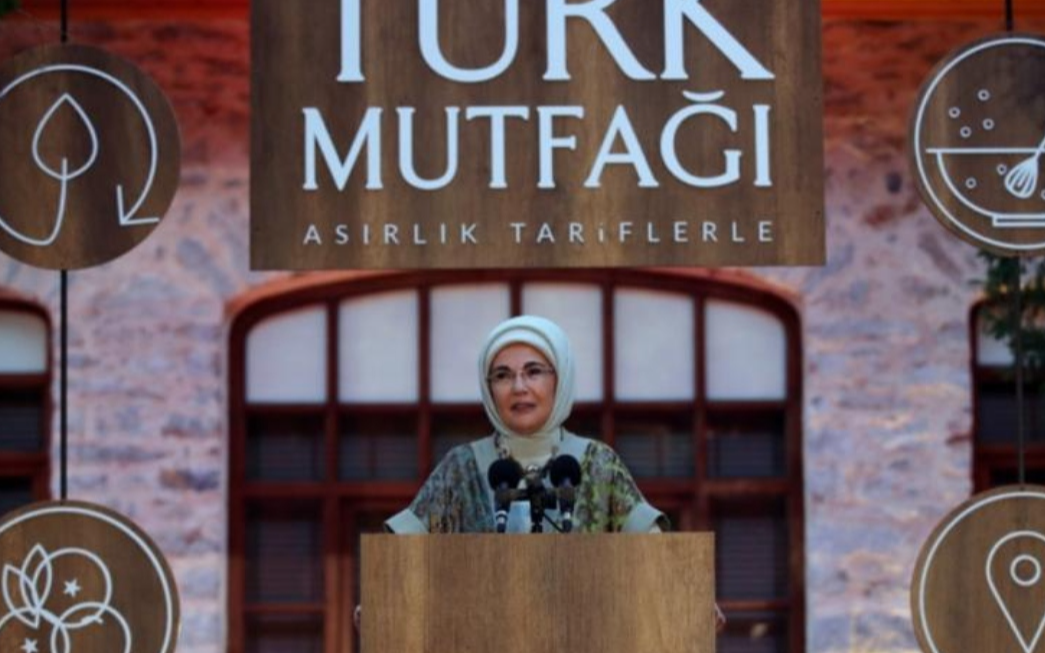 Emine Erdoğan'ın ön sözünü yazdığı kitap için 2,6 milyon TL harcandı