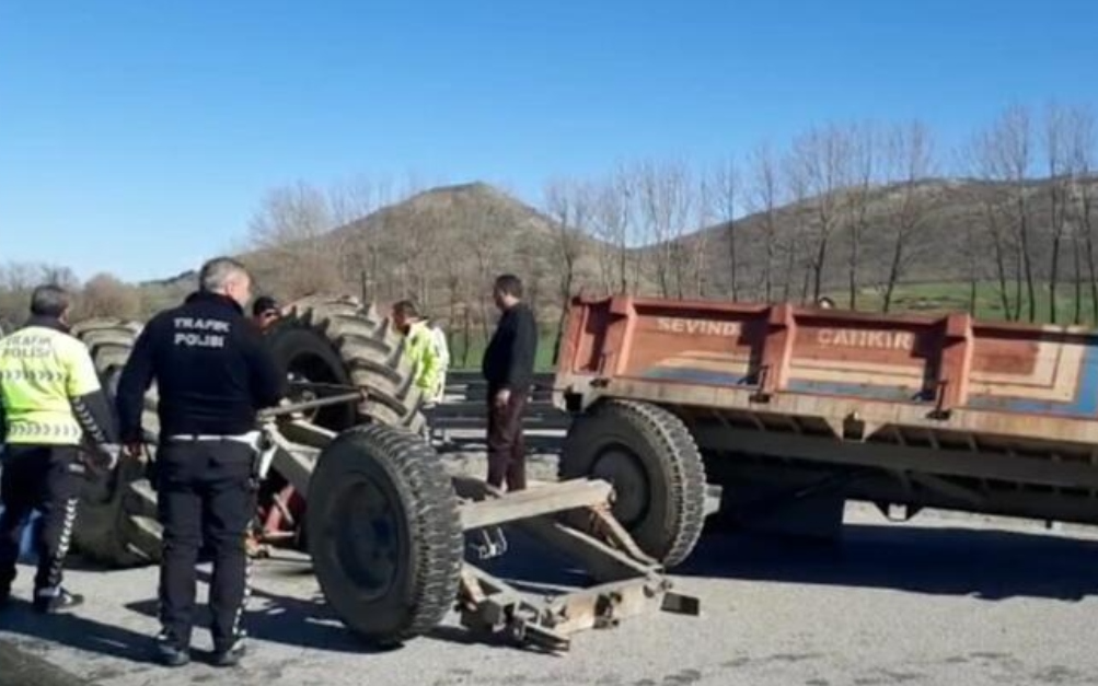 Tanker, traktöre çarptı: Bir ağır yaralı