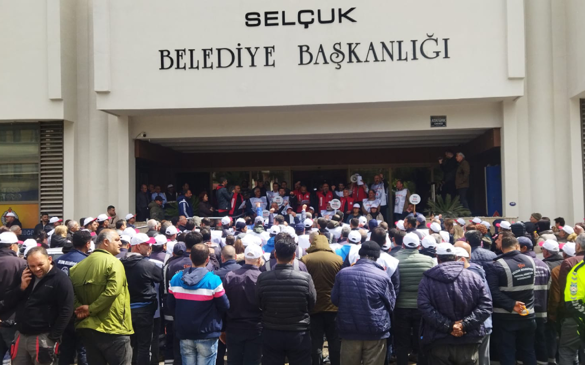 Selçuk Belediyesi işçileri greve çıktı