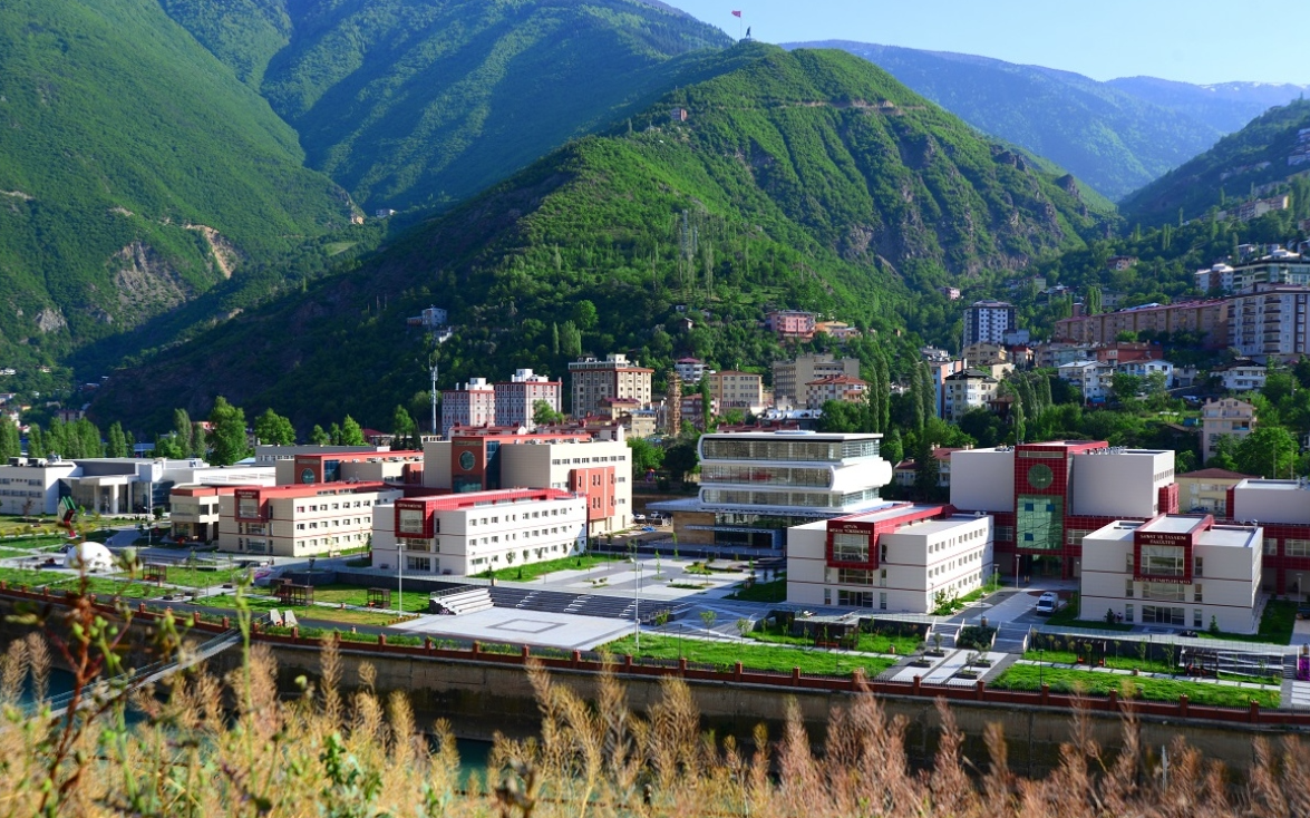 Artvin Çoruh Üniversitesi'nde Ramazan nedeniyle öğle yemeği kaldırıldı