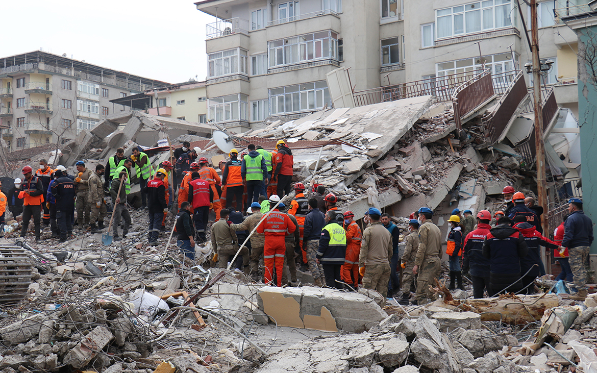 21 depremzede çocuğun kimliği belirlenemedi