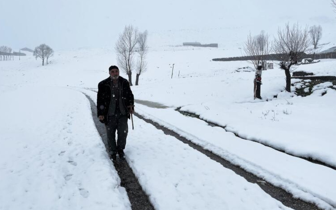 Muş'ta 30 köy yolu ulaşıma kapandı