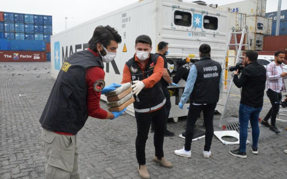 Mersin Limanı'nda ele geçirilen uyuşturucuyla ilgili 2 gözaltı