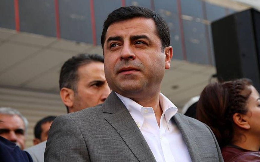 Demirtaş: Erdoğan, Kürtlerin oyunu alabileceğinden emin olsa HDP'nin önünde yatar kalkardı