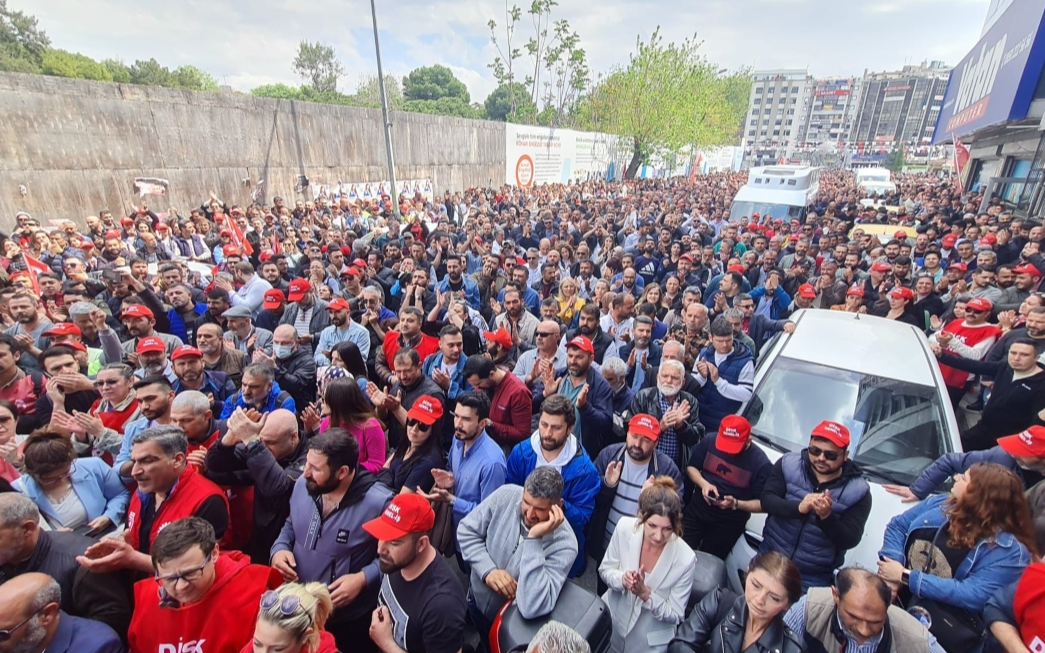 İZENERJİ işçileri iş bıraktı