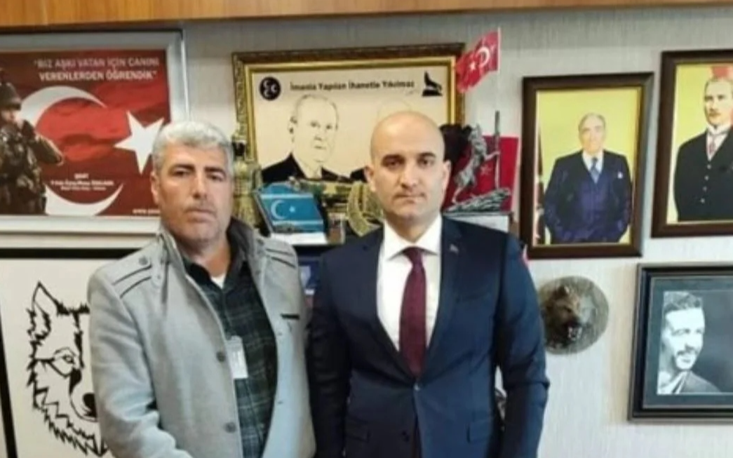 Provokasyonda bulunan kişinin, AKP ve MHP'li isimlerle fotoğrafları ortaya çıktı