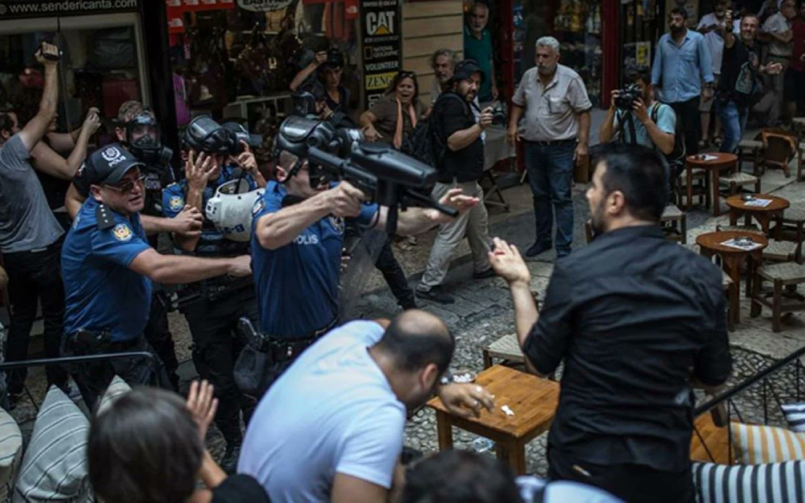 Cumartesi Anneleri eyleminde kolu kırılan Aydoğan’a tazminat ödenecek