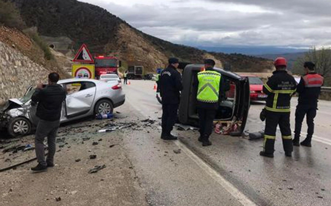 Çorum’da trafik kazası: 3 kişi yaşamını yitirdi