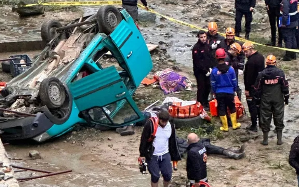 Rize'de trafik kazası: 4 ölü, bir yaralı