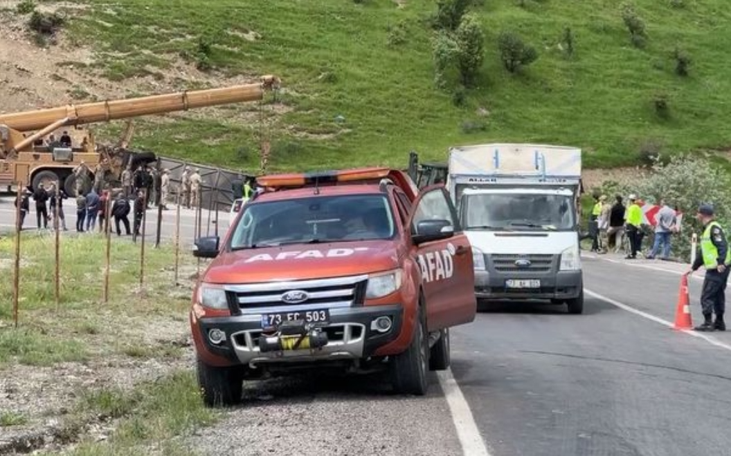 Şırnak'ta kaza: 2 asker hayatını kaybetti, 44 kişi yaralandı