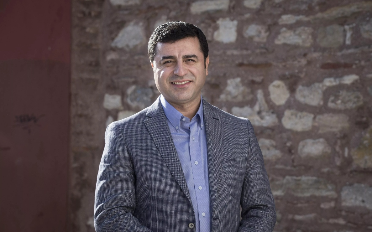 Demirtaş'tan çağrı: 'İlk turda bitir bu karanlığı'