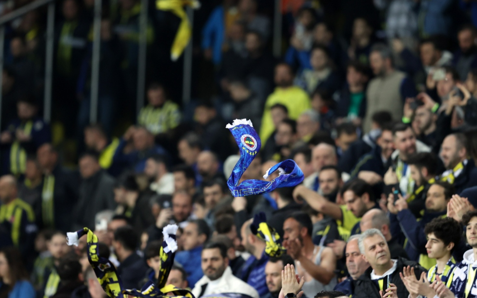 Fenerbahçe tribünleri ayakta: 'Meclis'te Hizbullah istemiyoruz'