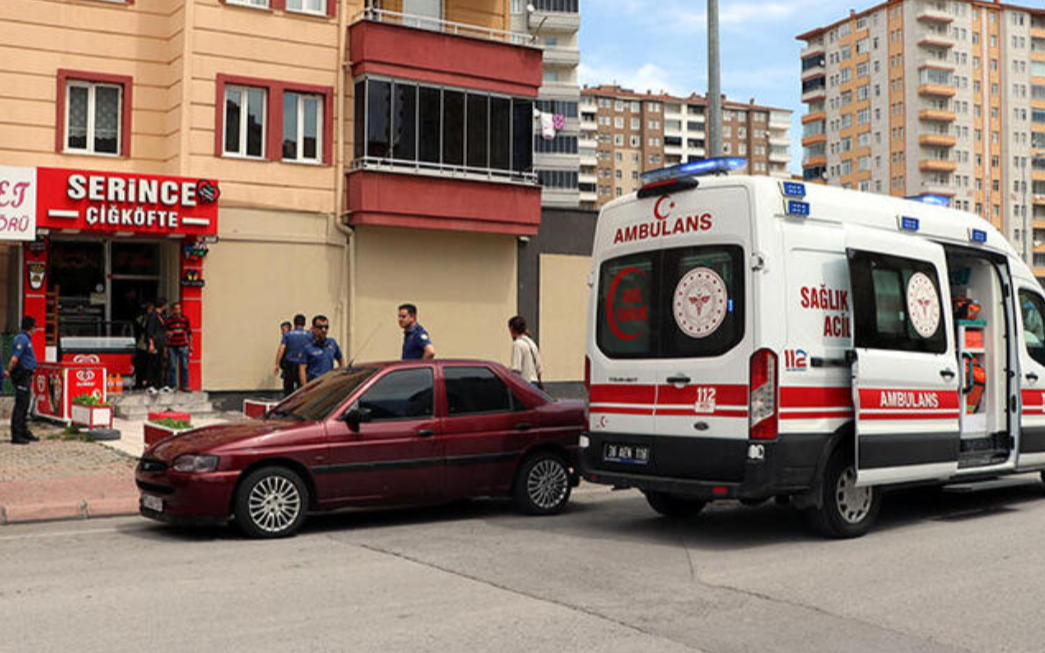 Kayseri'de bıçaklı kavga: Biri ağır 2 yaralı