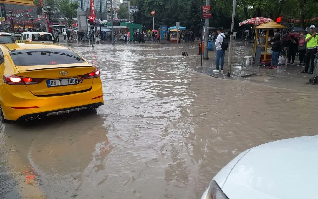 Ankara'da sağanak ve dolu