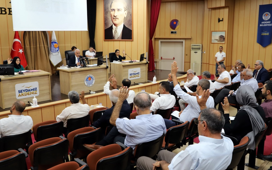 AKP’li belediye, HDP’li Meclis üyeleri gözaltındayken borçlanmayı Meclis’ten geçirdi