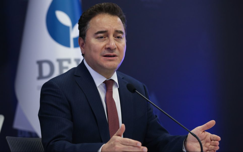 Babacan: Ekonomi yönetiminden doğru adımlar bekliyoruz