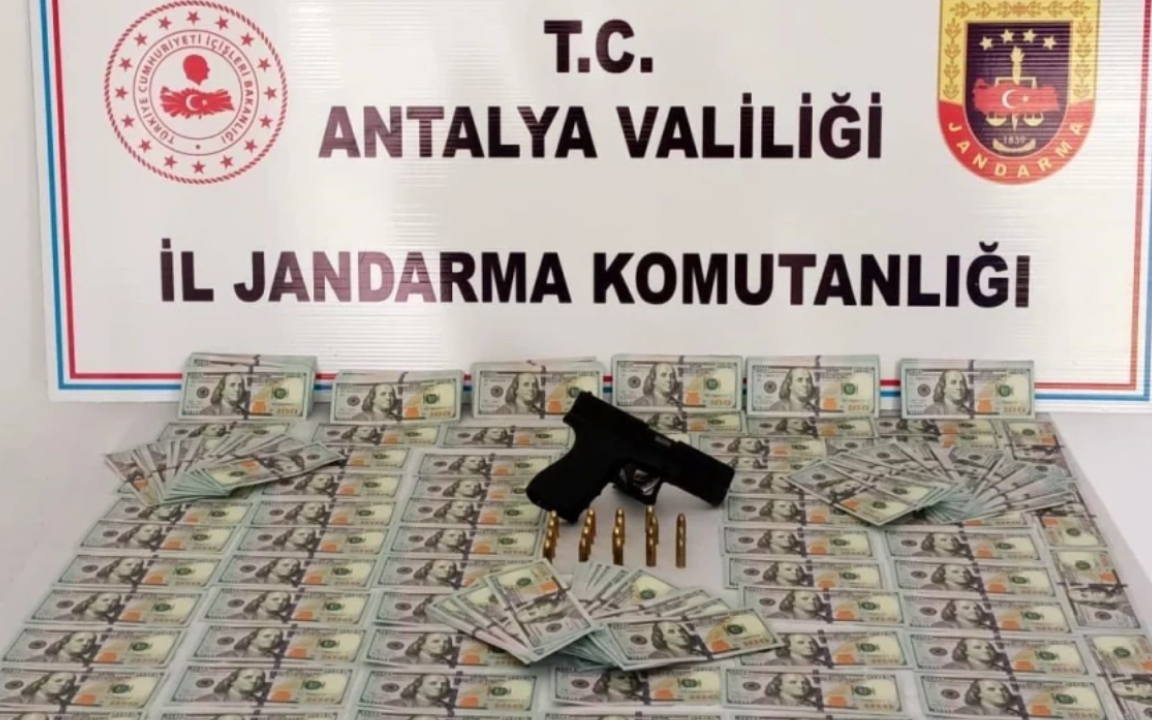 Antalya’da 85 bin sahte dolar ele geçirildi