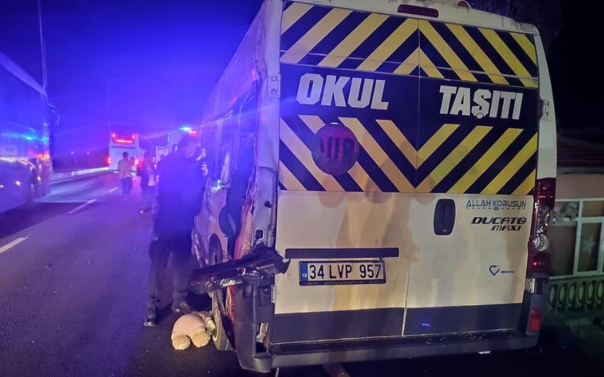 Kayseri'de trafik kazası: 3 ölü, 16 yaralı