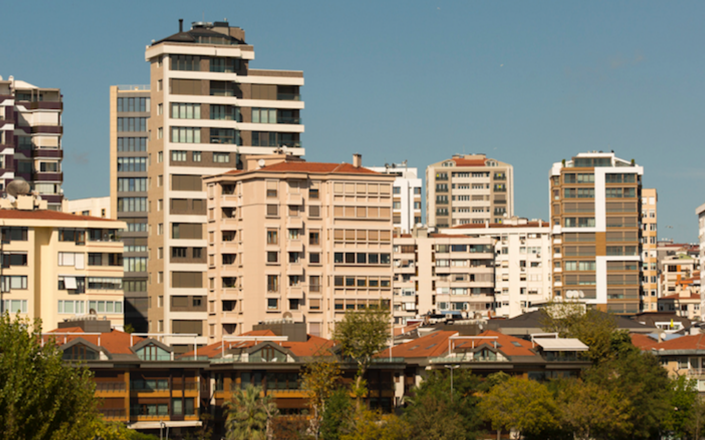 Türkiye’de gençlerin yarısı aşırı kalabalık evlerde yaşıyor