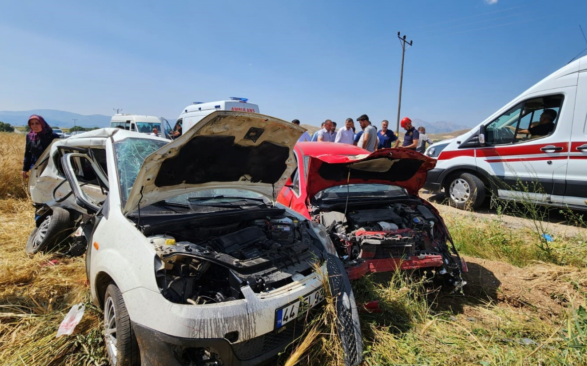 Maraş'ta trafik kazası: 3'ü ağır 10 yaralı