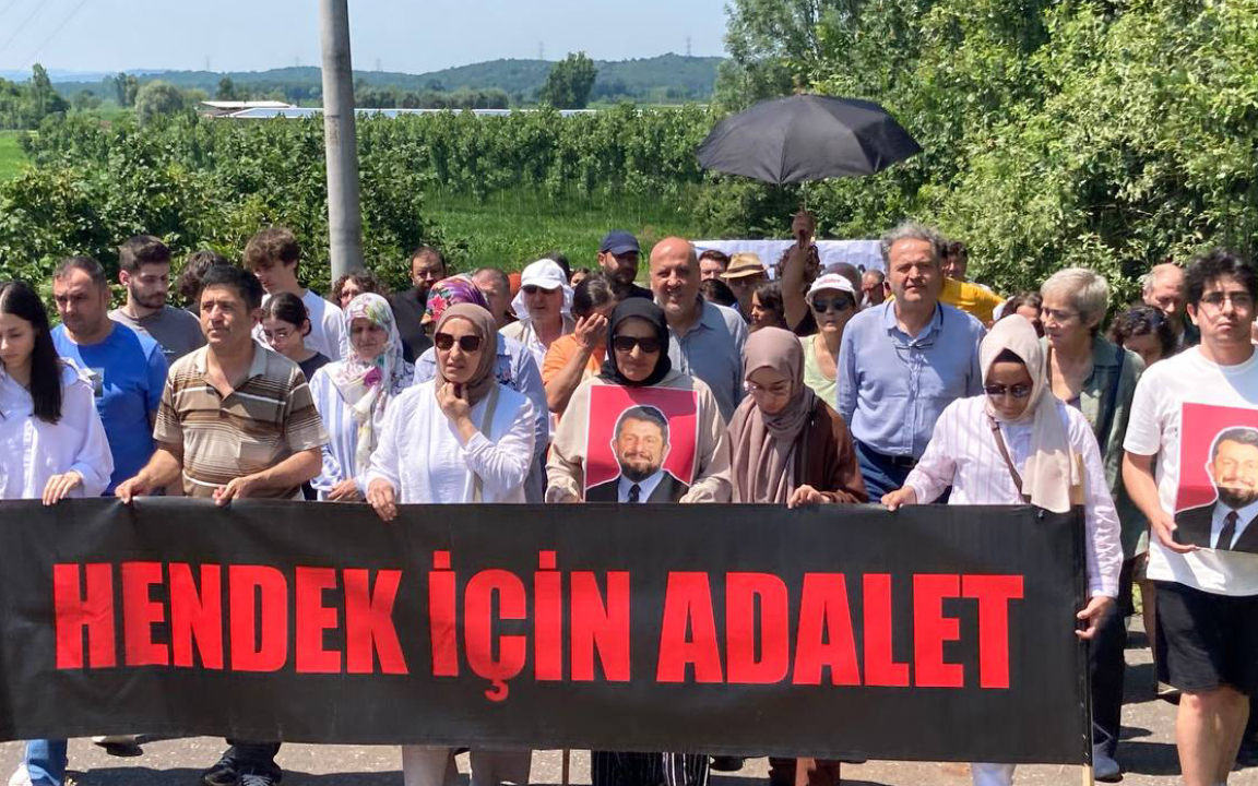 Hendek Katliamı’nın üçüncü yılı: Hayatını kaybeden işçiler fabrika önünde anıldı